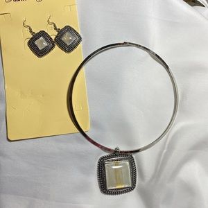 Statement choker and matching earrings
